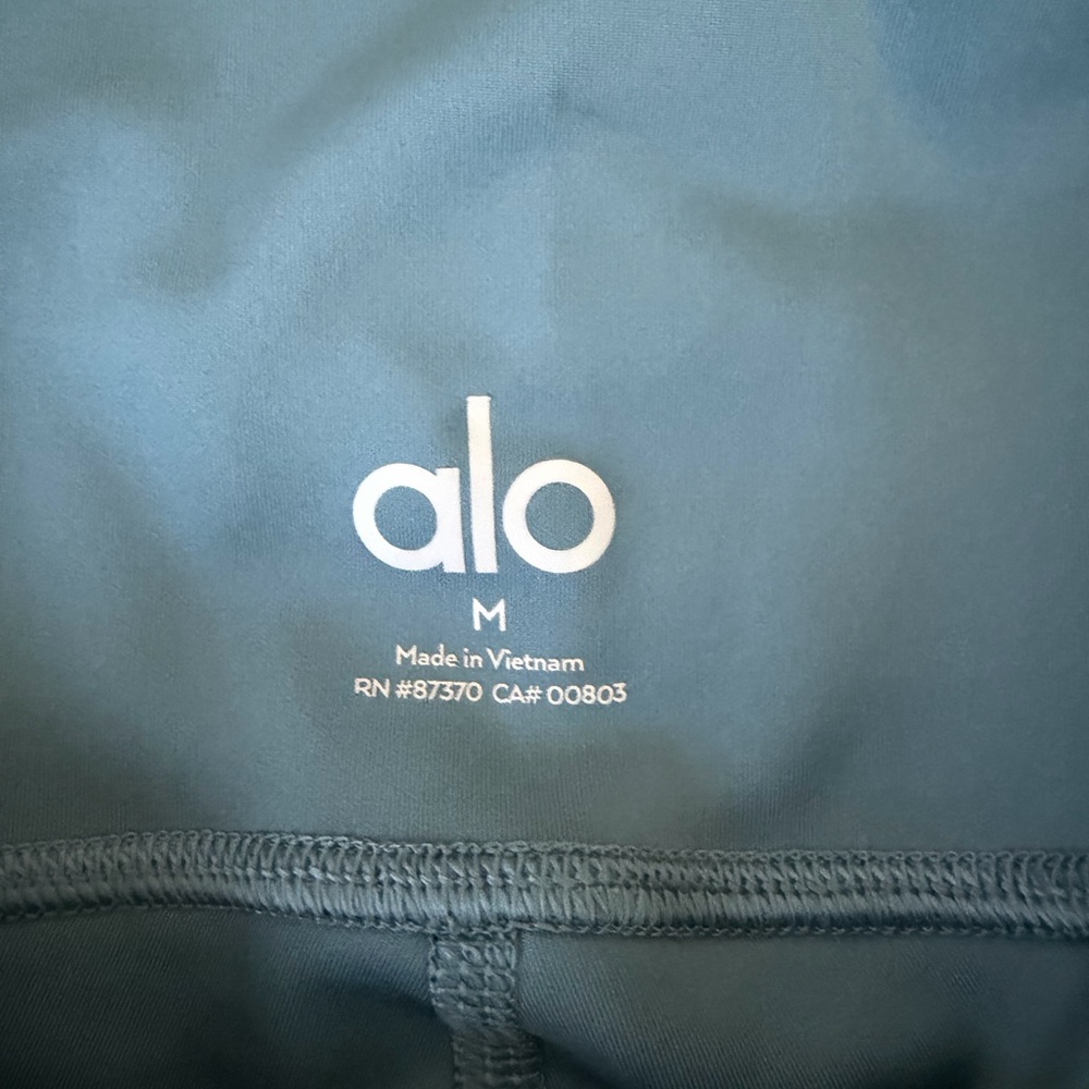 ALO Yoga High-Waist Airlift Leggings - Picture 6 of 6